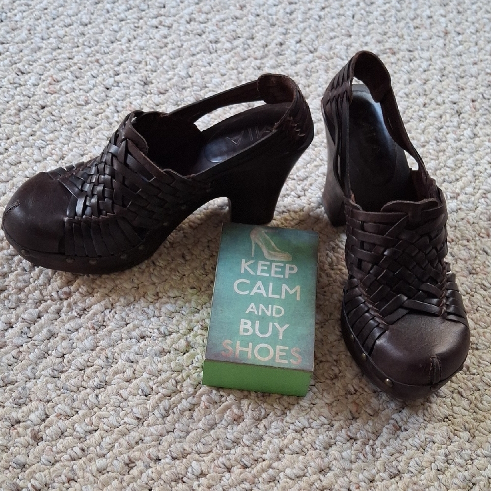 NIB Mia Dark Brown Woven Leather Strappy Sandals Size 7M Made In Brazil Chunky